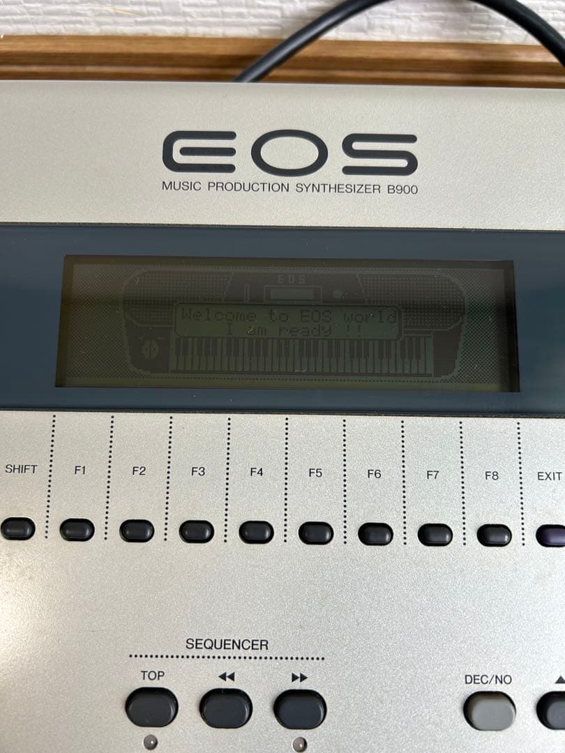 Yamaha EOS B900 シンセサイザー　ハードケース付き