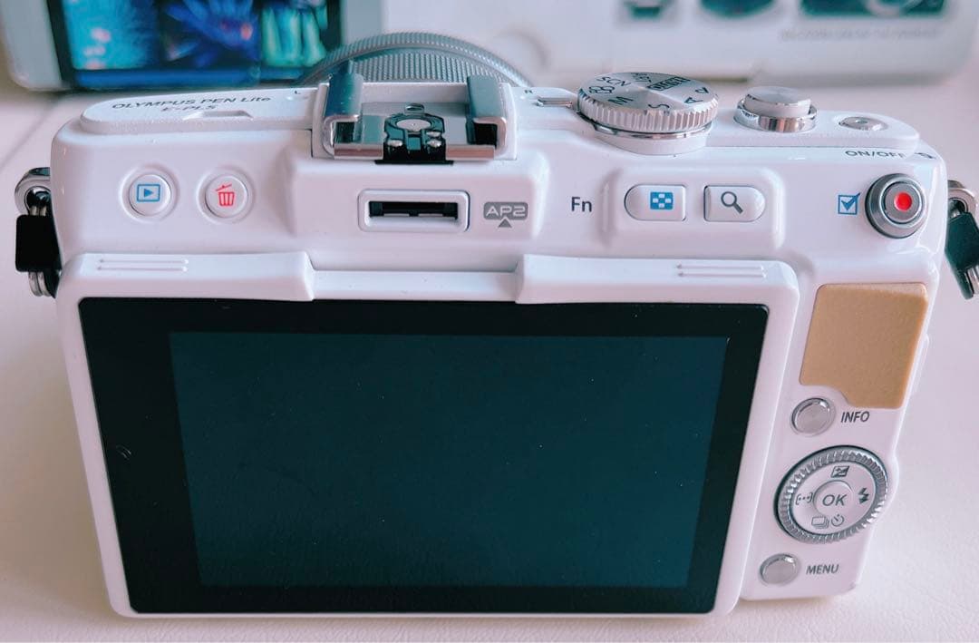 オリンパス　OLYMPUS PEN Lite E-PL5 ミラーレス一眼