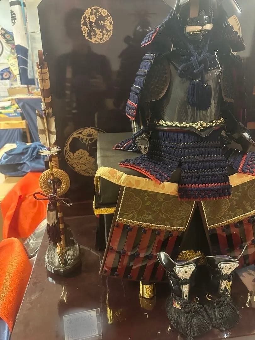 五月人形 鎧飾り 織田信長公 黒鎧 屏風付き 新品未使用