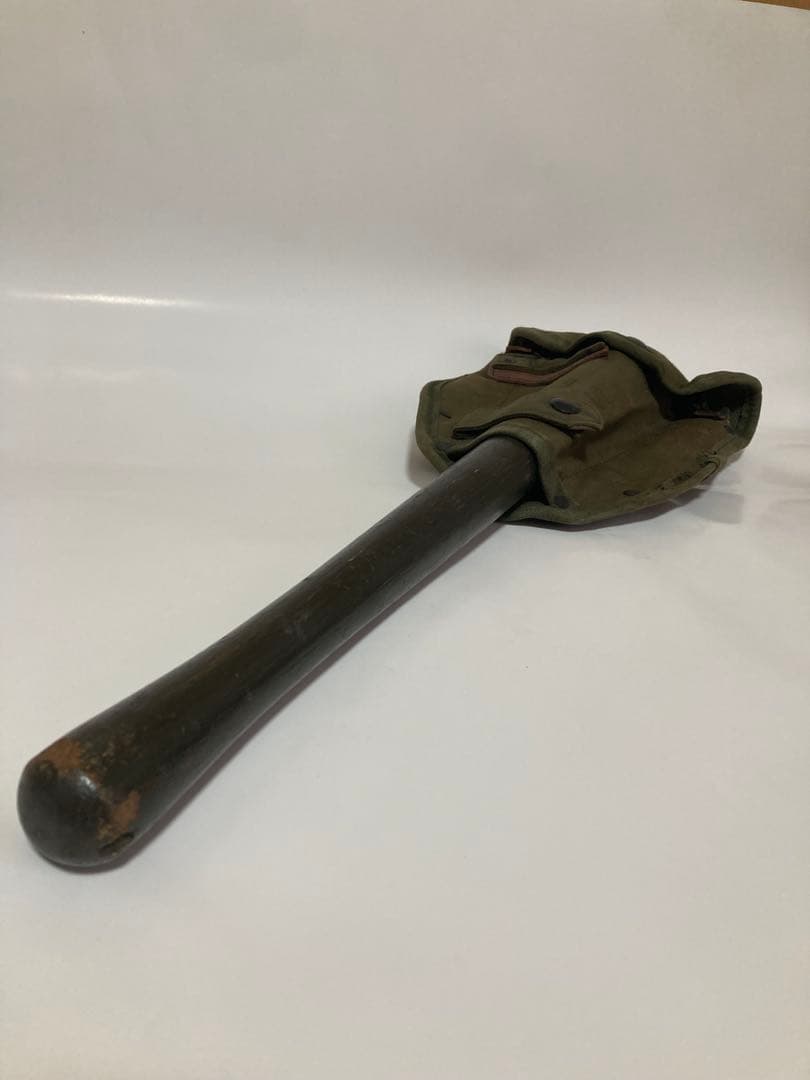 【米軍放出品】折りたたみ式シャベルと収納ケース