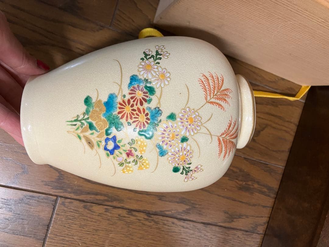 R★薩摩焼　慶田窯 金彩草花図花瓶 金彩 花入 飾壺 花瓶