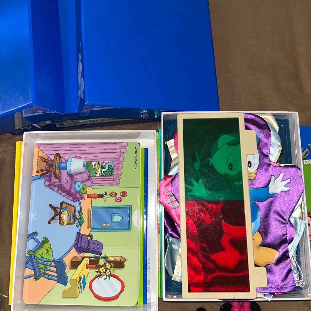 Disney World English フルセット　棚付き　未開封品多数