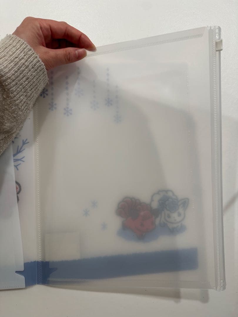 イッツデモ　ポケモン　ロコン達と雪だるまピカチュウのマルチクリアファイル