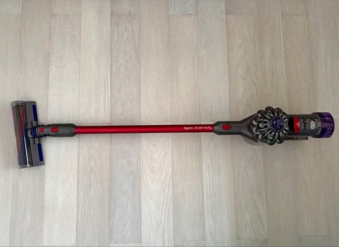 ダイソン Dyson V8 Slim Fluffy コードレス掃除機　ジャンク品