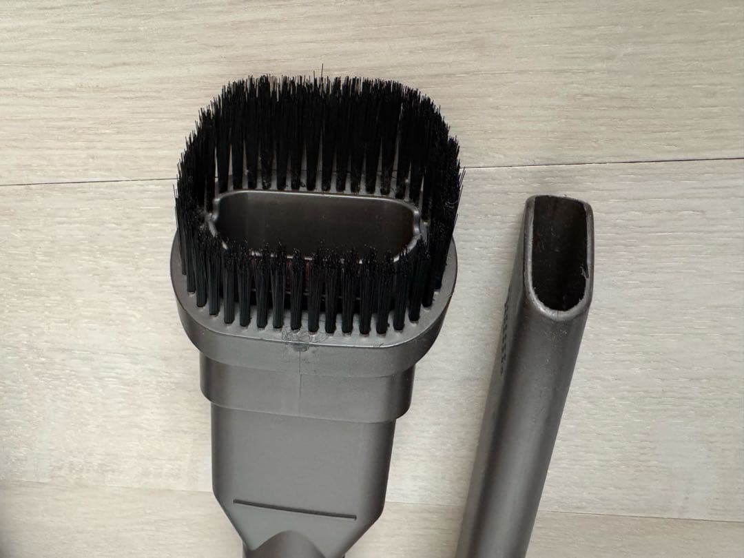 ダイソン Dyson V8 Slim Fluffy コードレス掃除機　ジャンク品