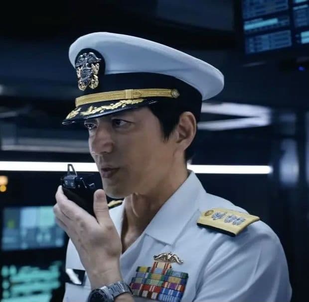 沈黙の艦隊大沢たかおさん演じる原潜シーバット海江田艦長仕様防衛記念章セット