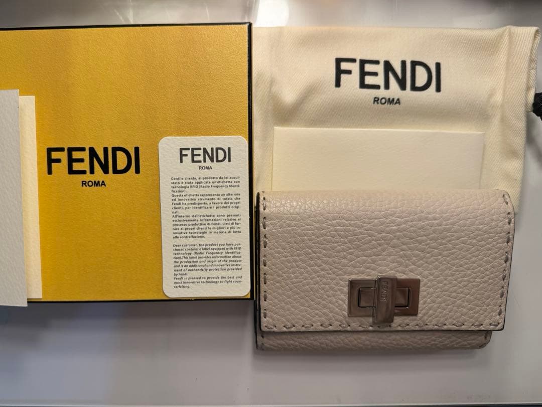 FENDI 二つ折り財布