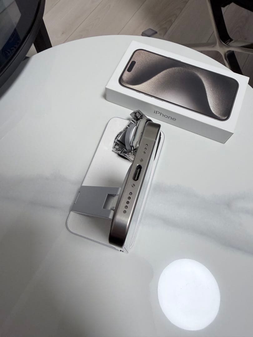 Apple iPhone 15 Pro ナチュラルチタニウム本体