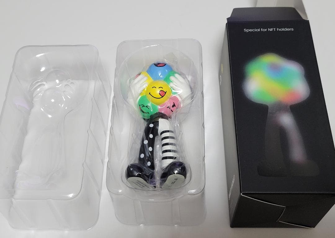 CHIKO & ROKO　SmileyWorld　Ｒ.Toys ✕ Smiley