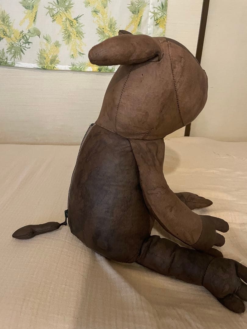 クリスチャンポー　レザー　ぬいぐるみ