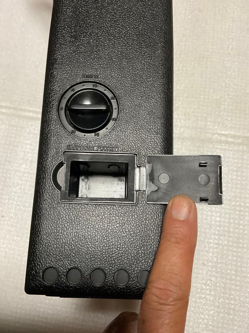 SONY／ICFー5800。【単二電池4本使用　普通に使えます　箱付き】