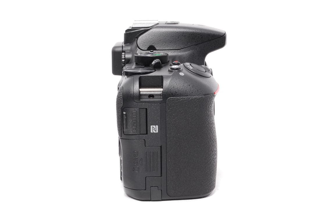 Nikon D5600◆◆ショット数少なめ◆WiFiで転送◆AF-P＆望遠レンズ