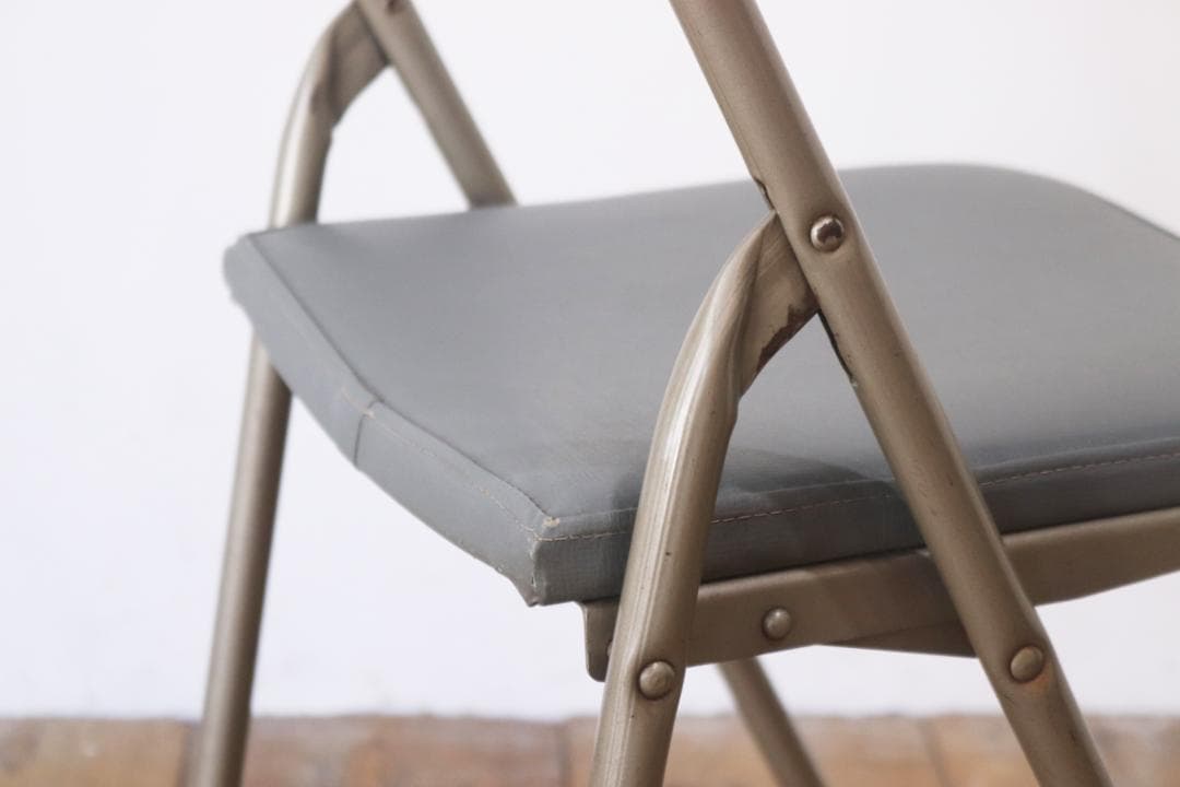 レトロ パイプイス チェア 折り畳み椅子 いす 合皮 グレー インダストリアル