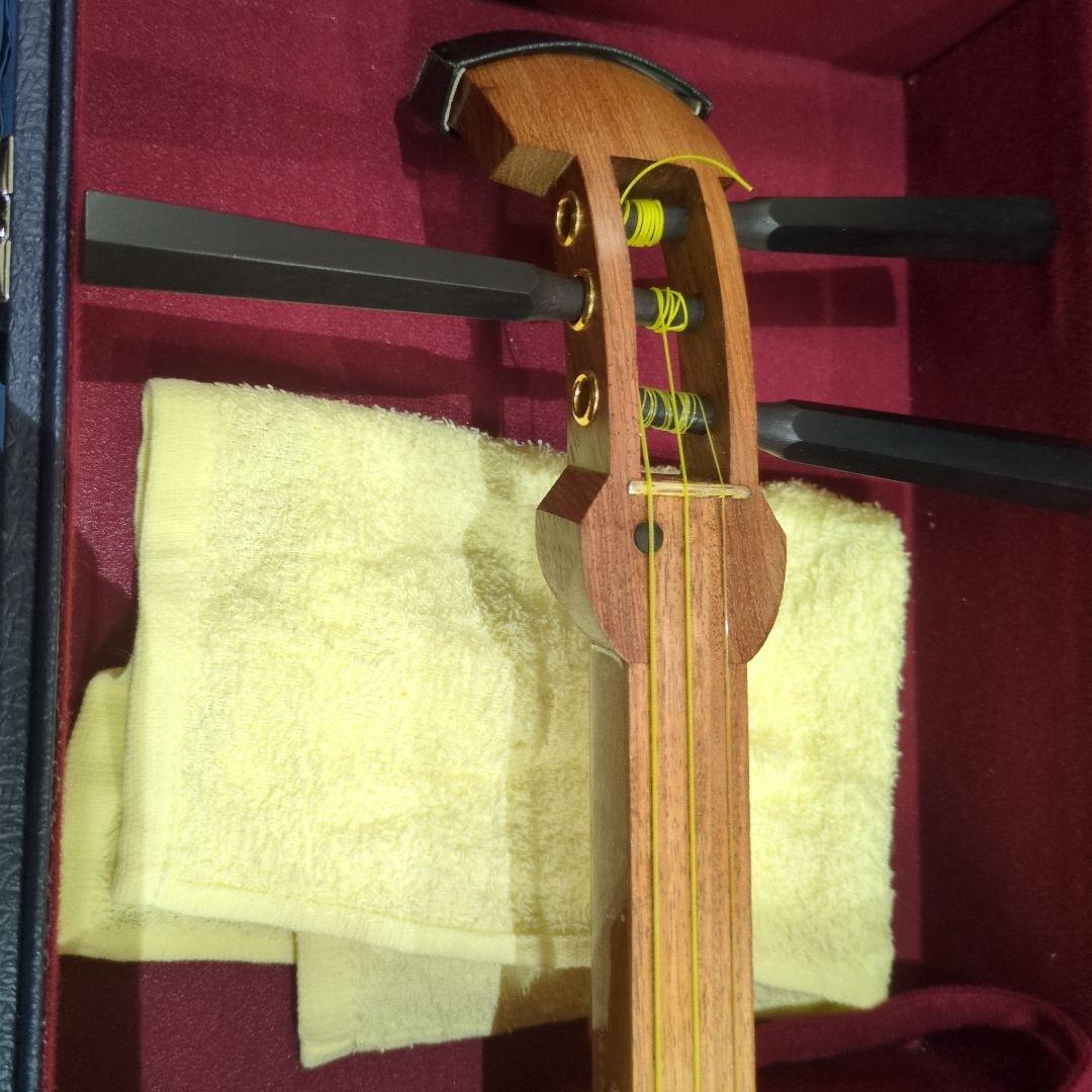 中古三味線　中棹　ハードケース付き　すぐ弾けます