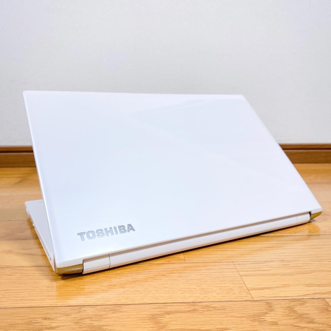 ひまわり✨美品✨東芝 第6世代i3 新品高速SSD Blu-ray カメラ