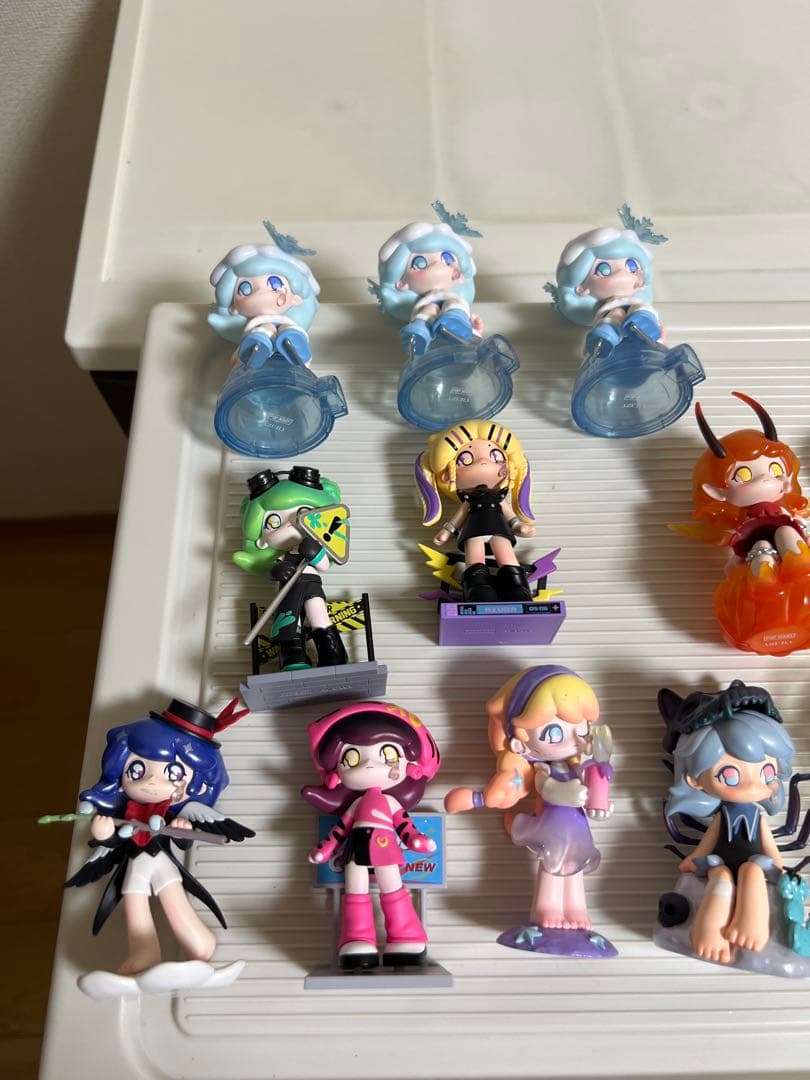 AZURA 、Millennial Girl、Fantasy 、POPMART