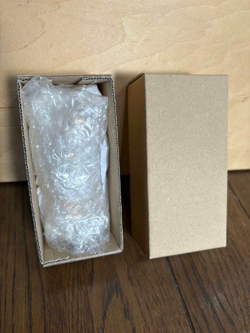 にしおゆき おるがん社 陶製人形 花をおくる 白い花