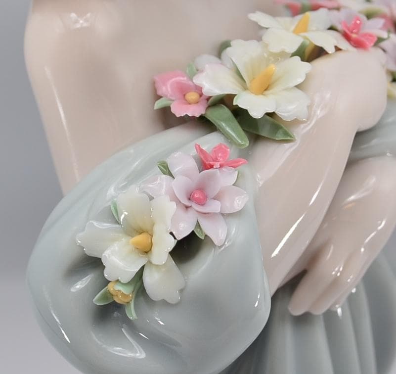 愛の花びら　＃6346　★リヤドロ　スペイン　ポーセリン　ヴィンテージ