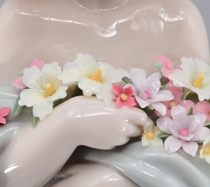 愛の花びら　＃6346　★リヤドロ　スペイン　ポーセリン　ヴィンテージ