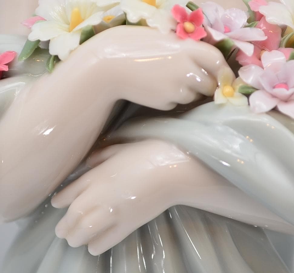 愛の花びら　＃6346　★リヤドロ　スペイン　ポーセリン　ヴィンテージ