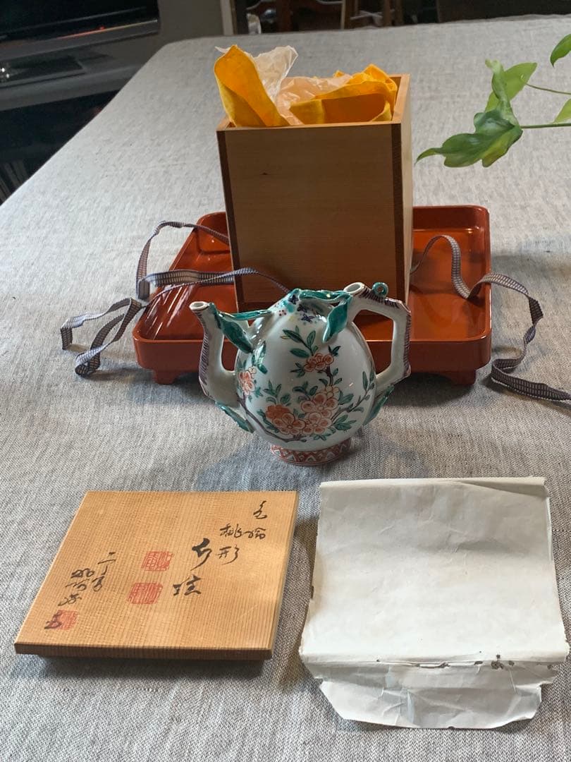色絵 桃形 水注　煎茶　文人趣味　春の楽しみ