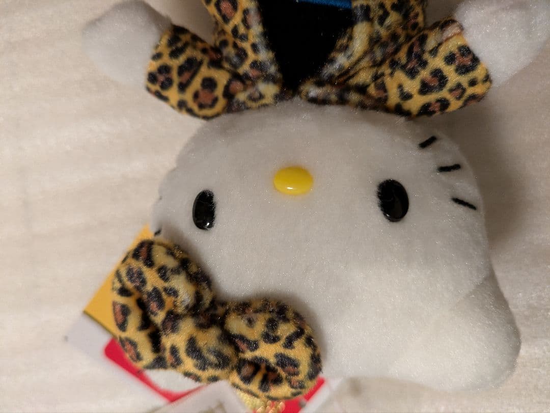 ハローキティ ヒョウ柄ジャケット キーホルダー 50th