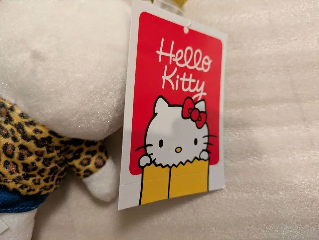 ハローキティ ヒョウ柄ジャケット キーホルダー 50th