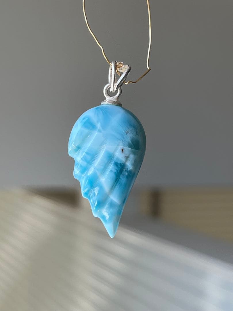天然石☆高品質！ラリマー羽型ペンダントトップ☆濃いブルー＆形が美しい！