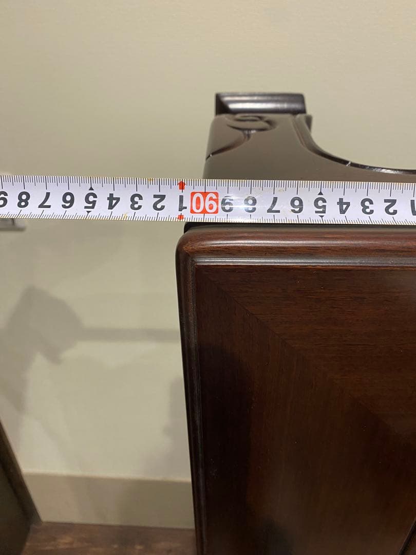 カリモク！ダークブラウン 木製座卓 彫刻入り　美品！　引取り限定