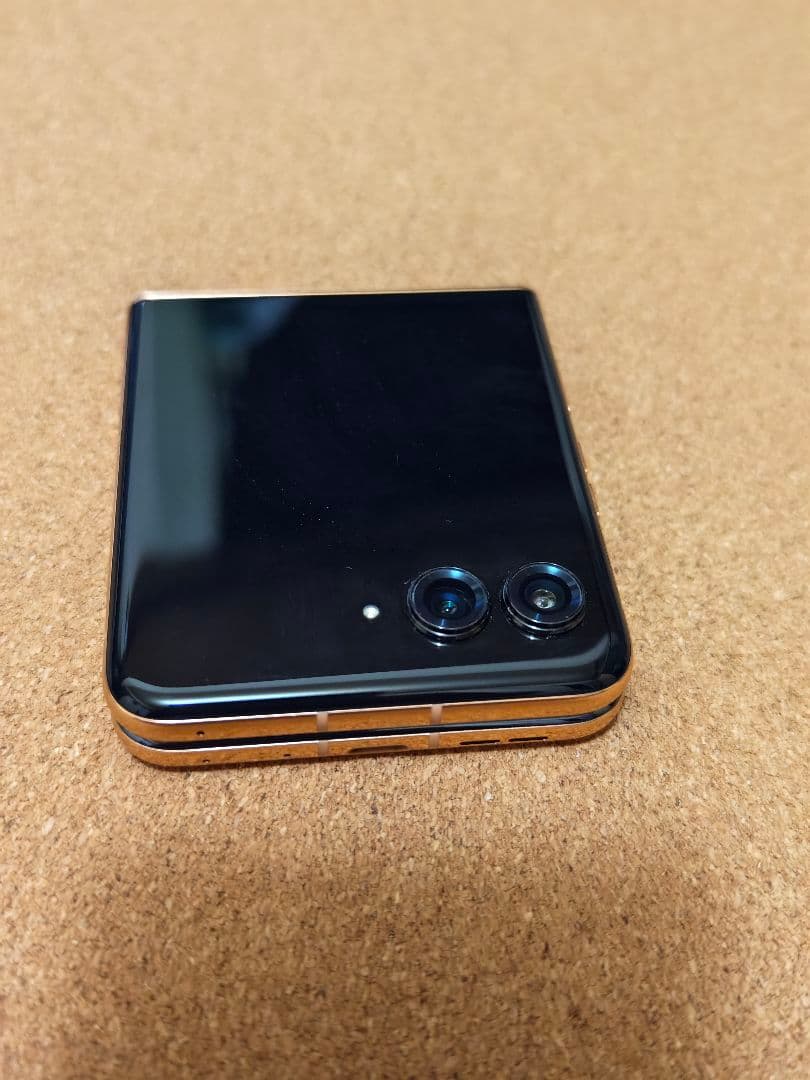 razr 50 ultra ピーチファズ