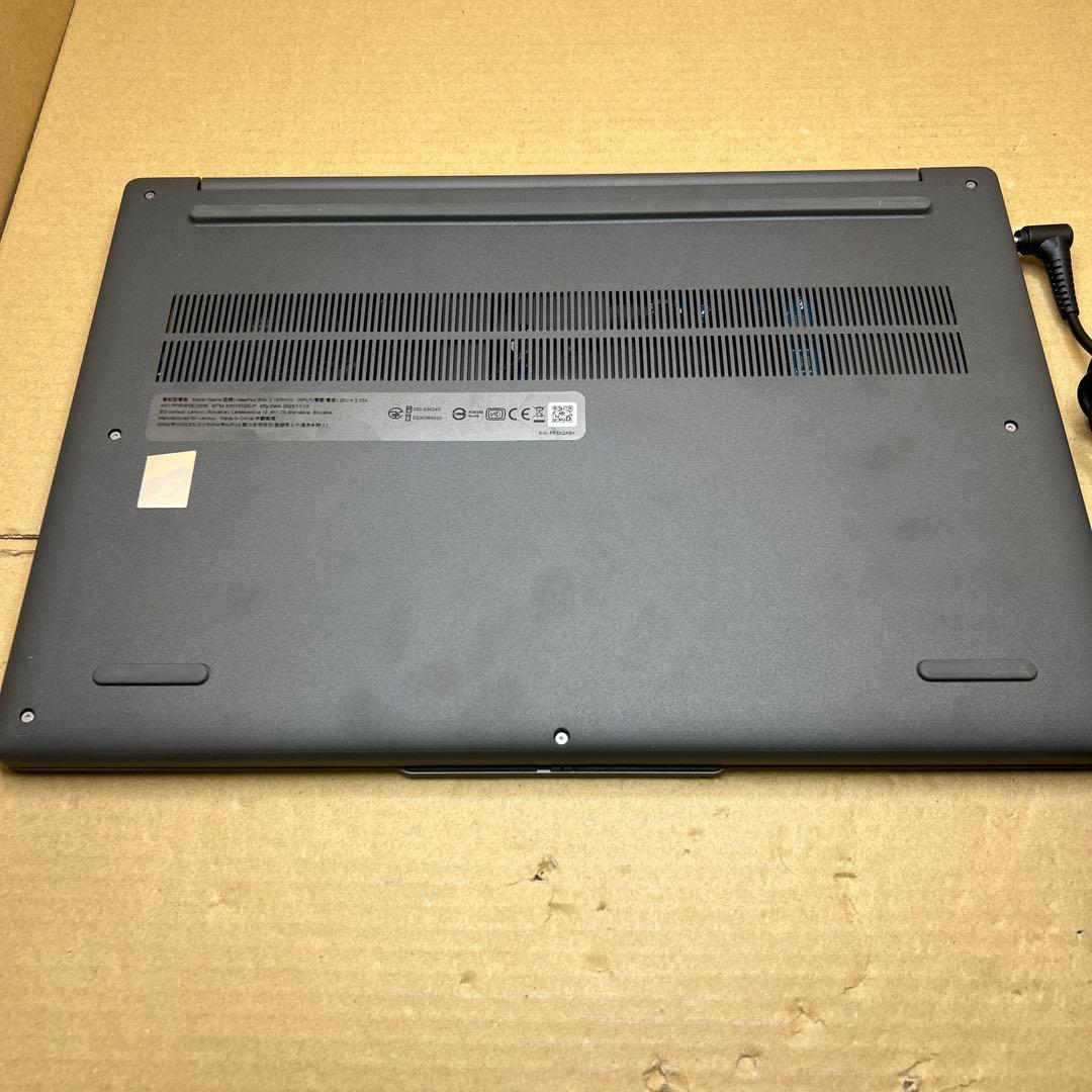 Lenovo IdeaPad Slim 3 15.3インチ　16 GB