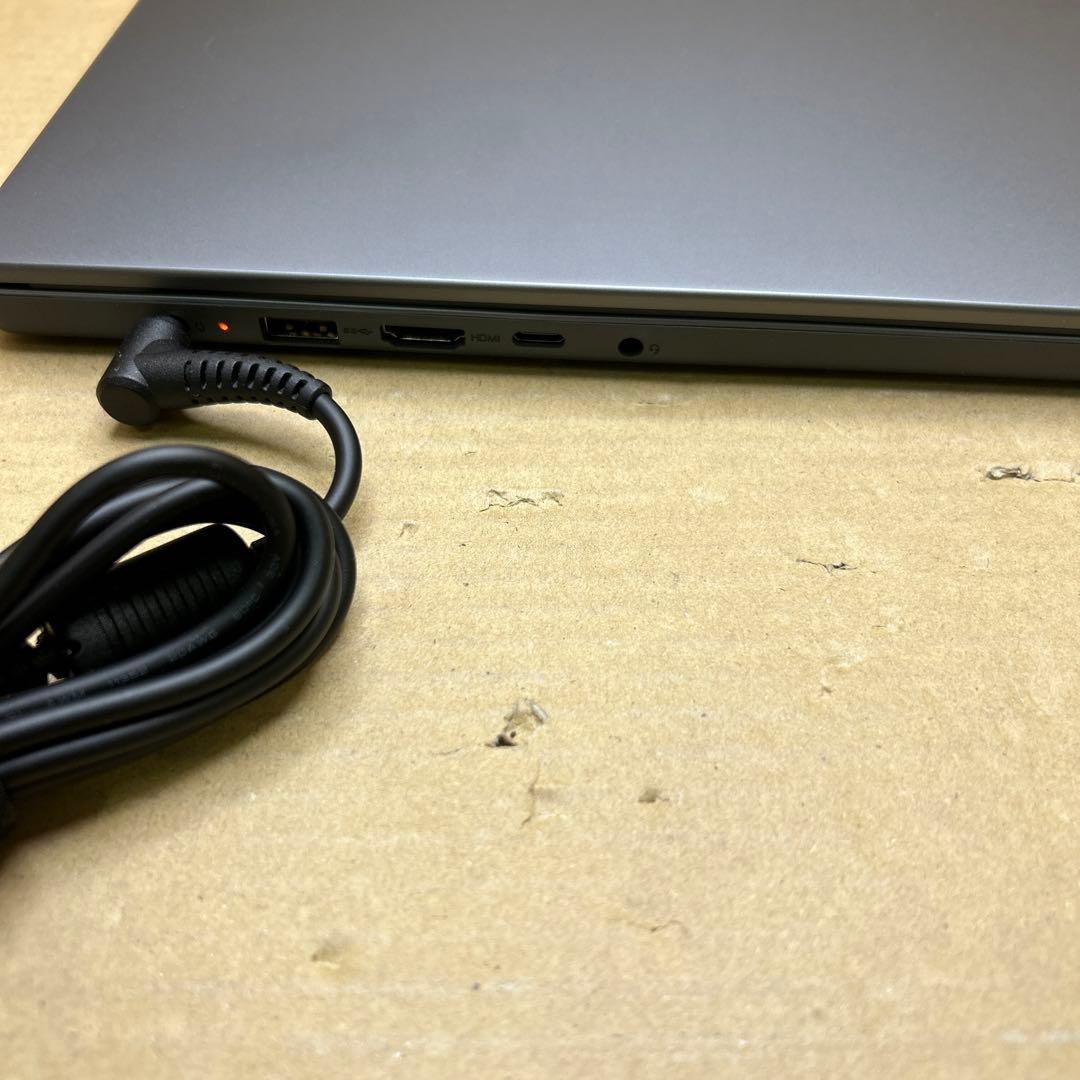 Lenovo IdeaPad Slim 3 15.3インチ　16 GB