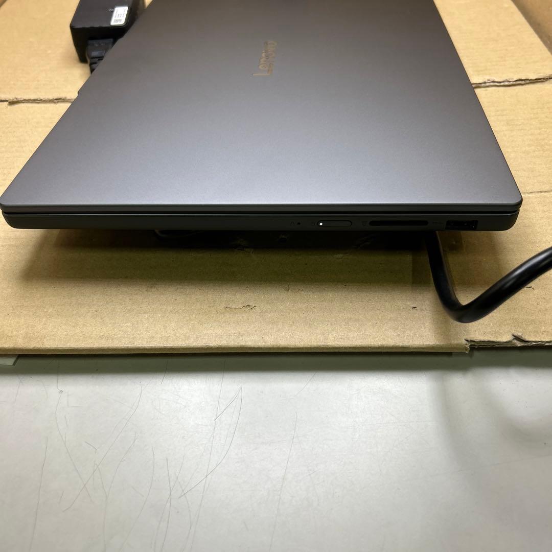 Lenovo IdeaPad Slim 3 15.3インチ　16 GB