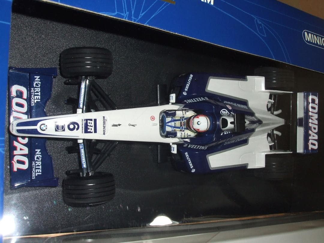 ウィリアムズ　FW２２　SHOWCAR　モントーヤ　ミニチャンプス　１／１８