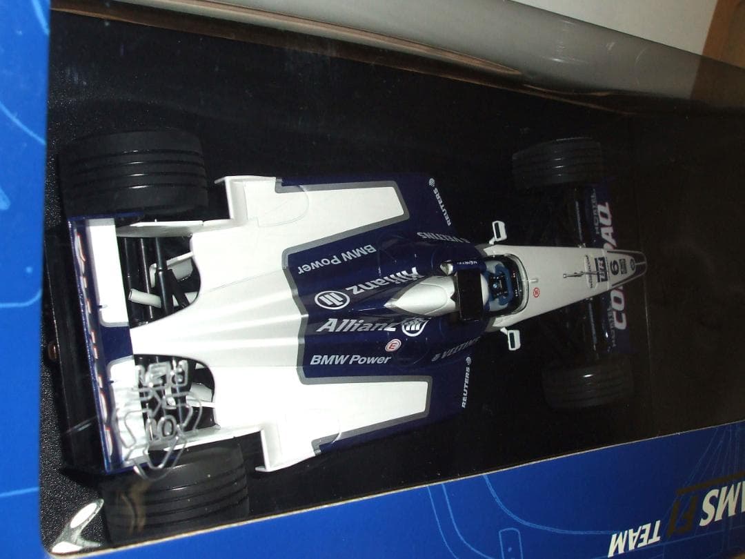 ウィリアムズ　FW２２　SHOWCAR　モントーヤ　ミニチャンプス　１／１８