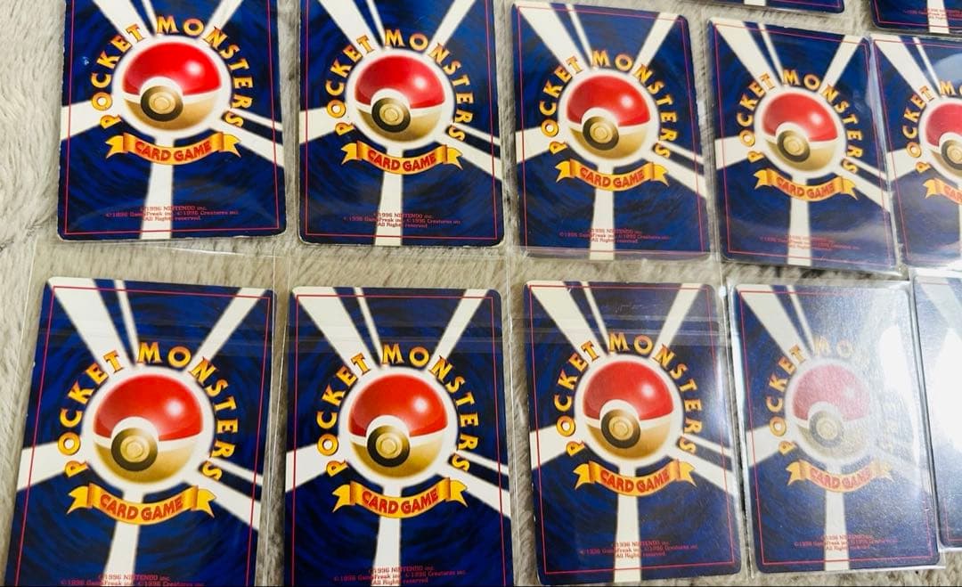 ポケモン旧裏カード37枚＋1枚オマケ　まとめ売り　ピカチュウなど　当時もの