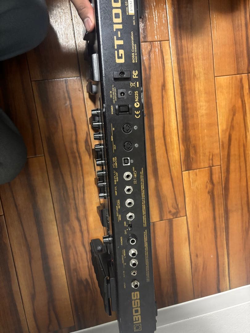 BOSS GT-100 ギターエフェクター