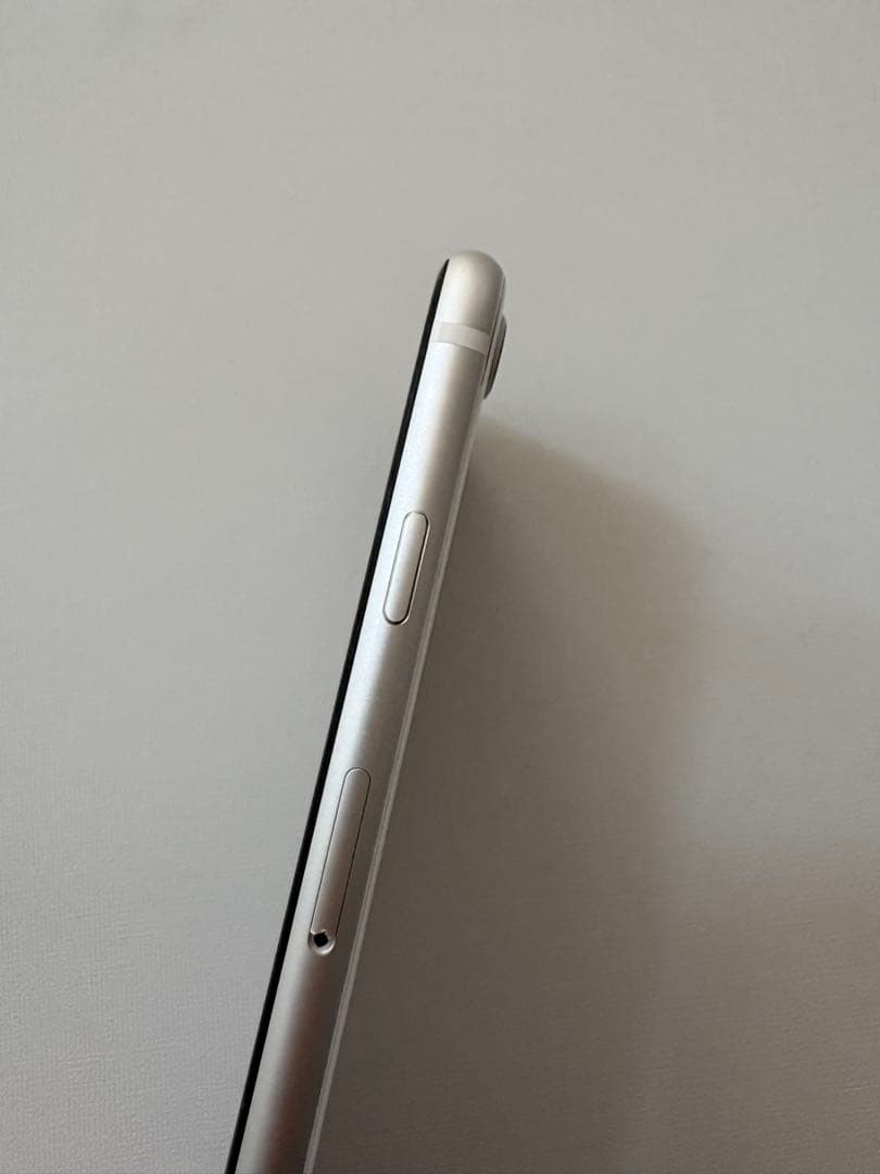 【即日発送◎】iPhoneSE 第2世代 64GB ホワイト SIMフリー