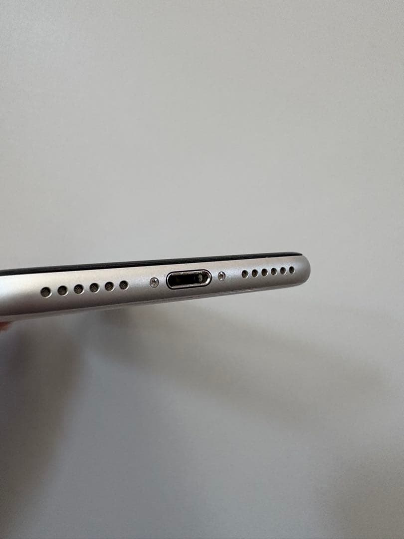 【即日発送◎】iPhoneSE 第2世代 64GB ホワイト SIMフリー