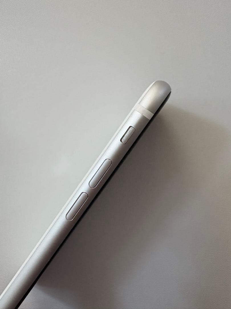 【即日発送◎】iPhoneSE 第2世代 64GB ホワイト SIMフリー