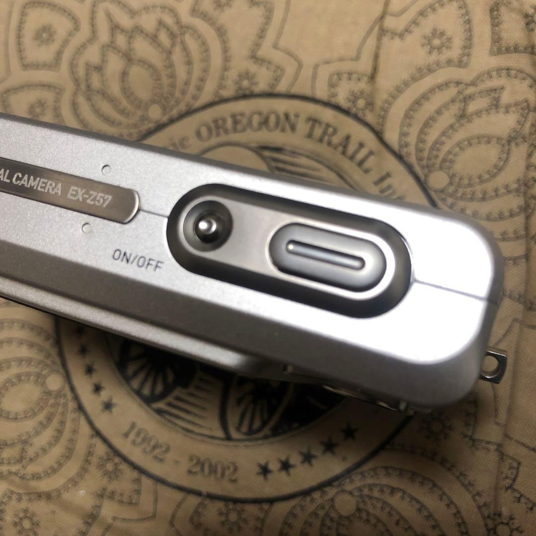 美品 CASIO EXILIM EX-Z57 デジカメ コンデジ