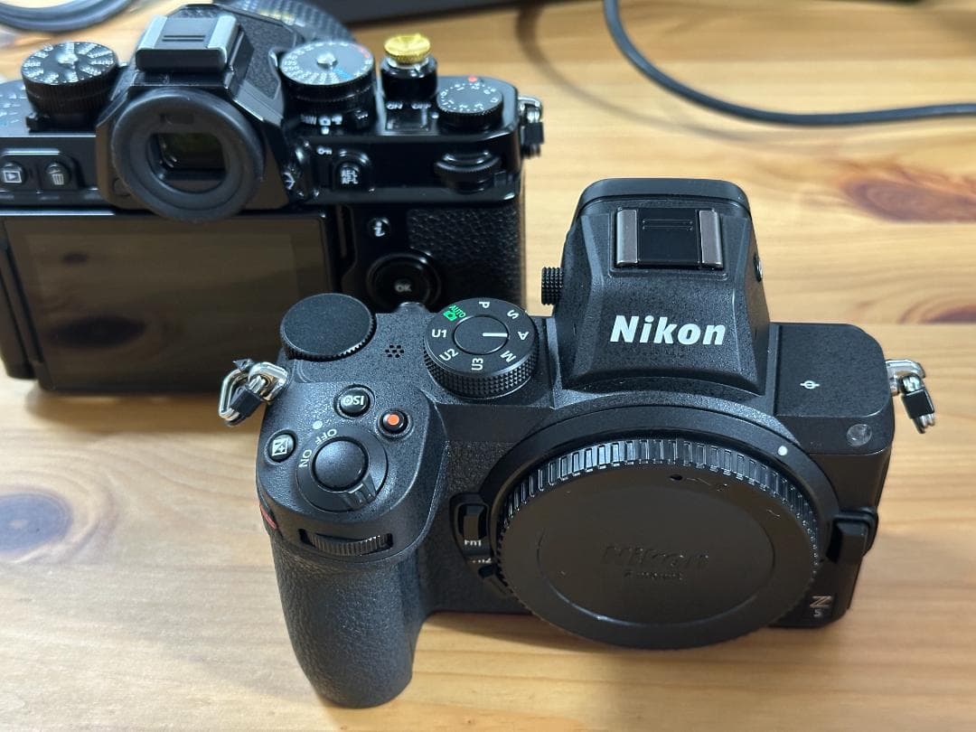 Nikon Z5 ミラーレス一眼 カメラ 本体（３年落ち）