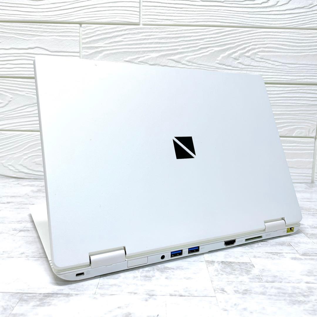 美品✨薄型軽量✨持ち運びに‼️ノートパソコン✨SSD カメラ フルHD A4