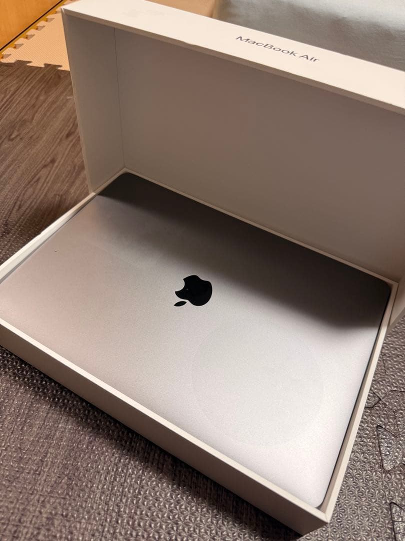 MacBook Air シルバー 本体 A2337