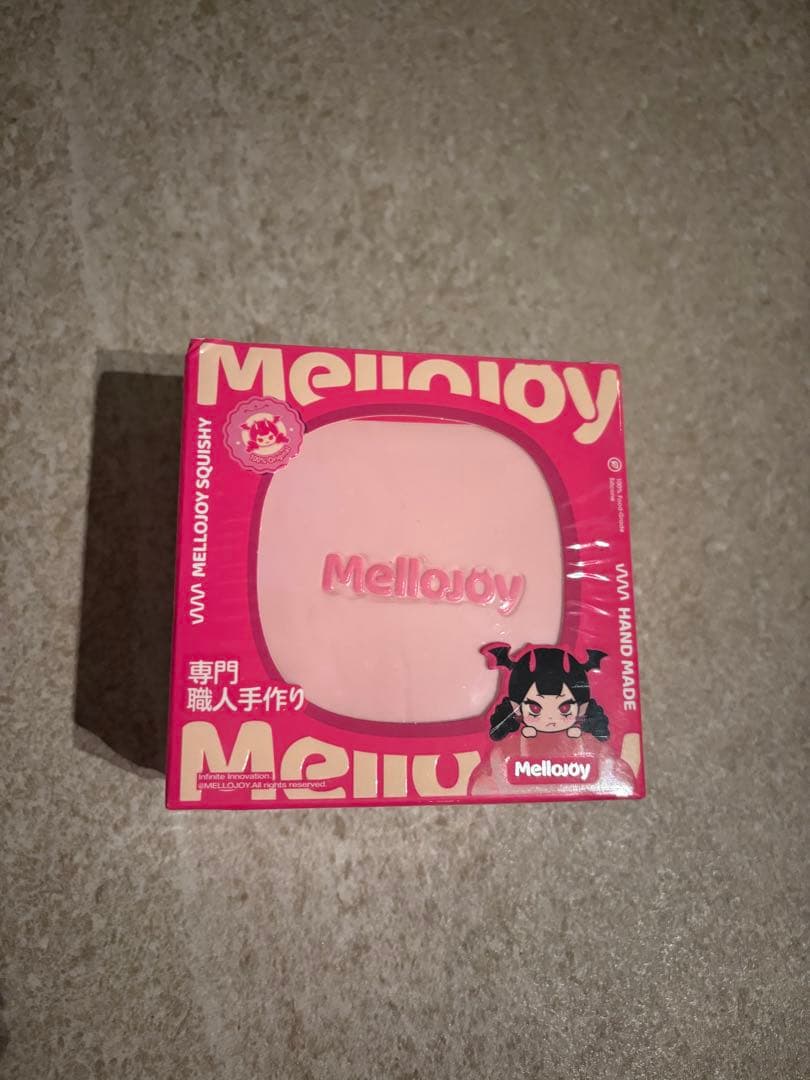 メロジョイスクイーズ スフレ ストロベリー