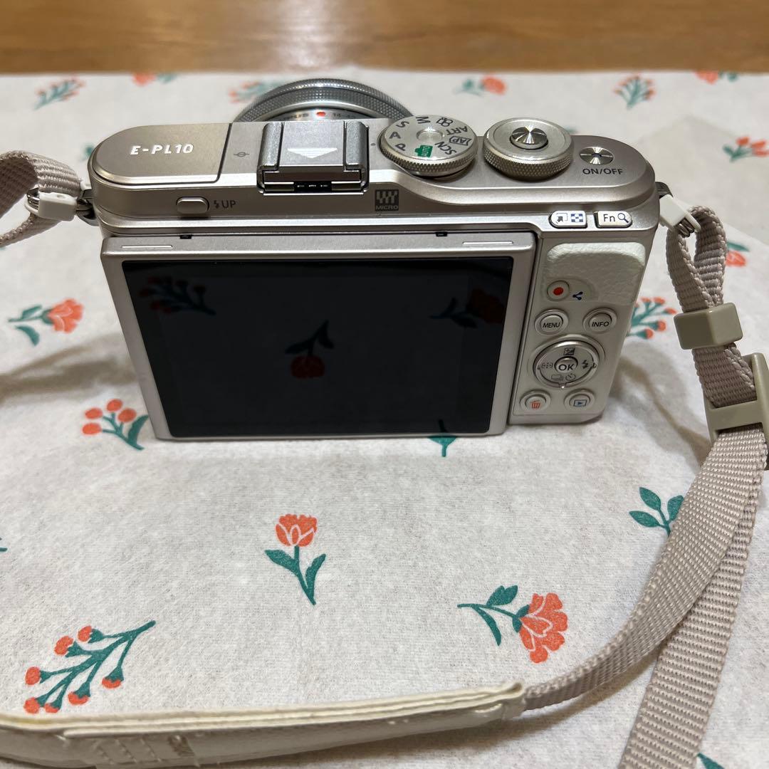 【極美品】オリンパス ペン E-PL10 14-42mm レンズ付