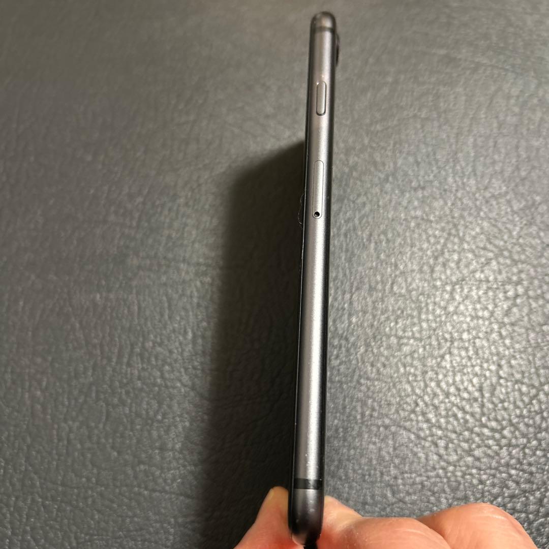 美品iPhone 8 本体 64GB バッテリー100%