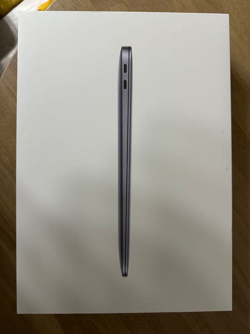 ［美品］M1 MacBook Air 13.3インチ 8GB 256GB