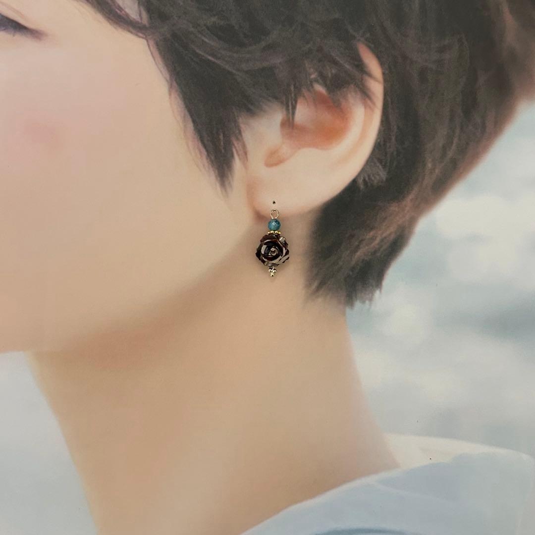 no.55天然石　マザーオブパール薔薇　ブラウン　ピアス/イヤリング