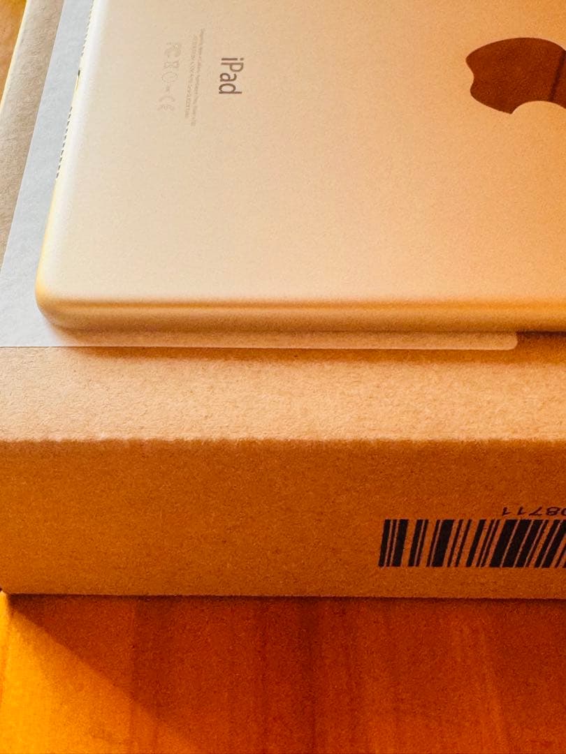 iPad mini 4 16GB Wi-Fi+Cellularモデル ゴールド